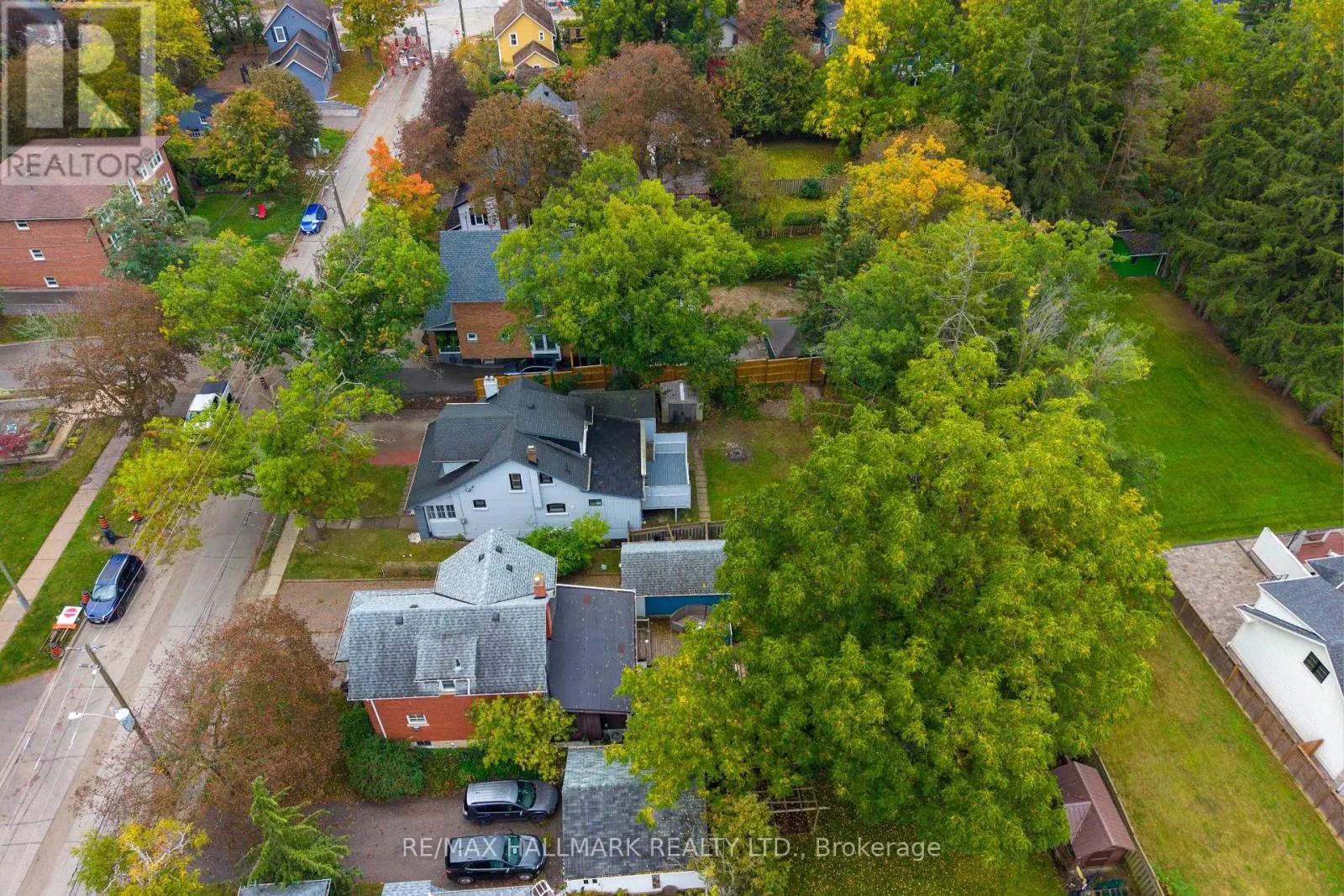 20 ELIZABETH STREET S