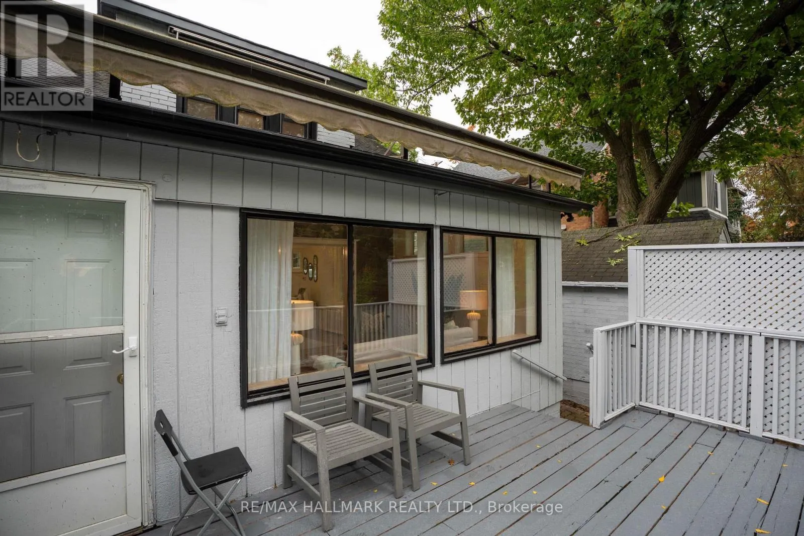 20 ELIZABETH STREET S