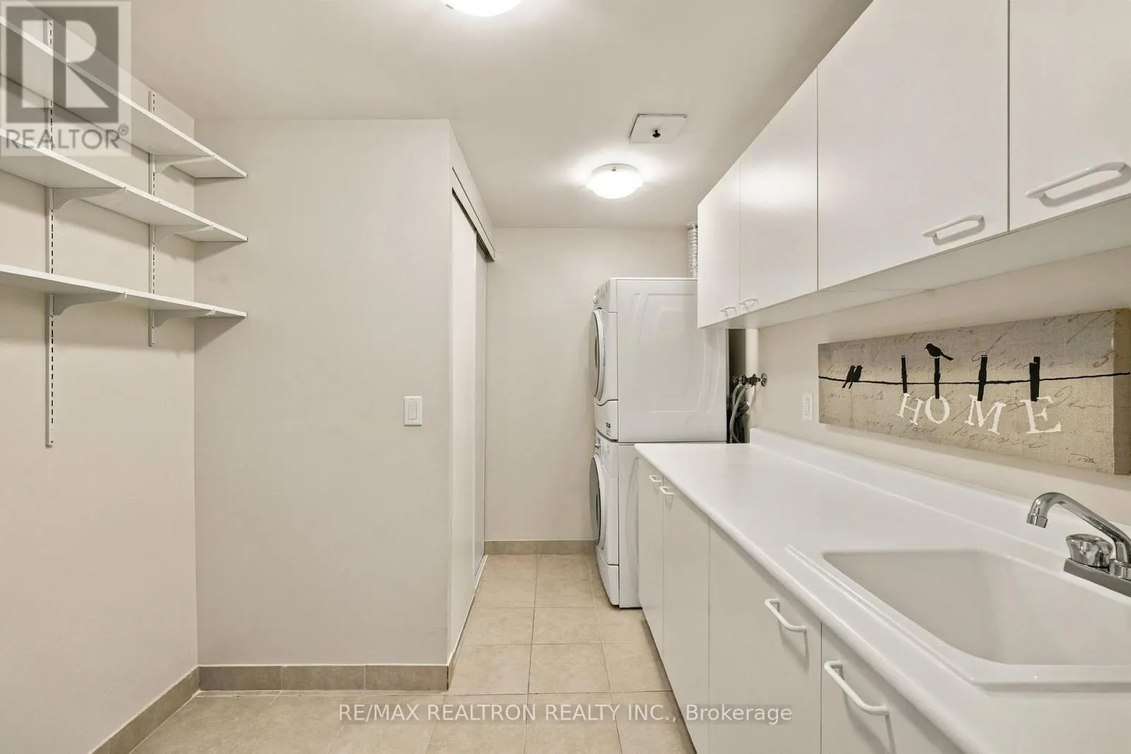 702 - 10101 YONGE STREET