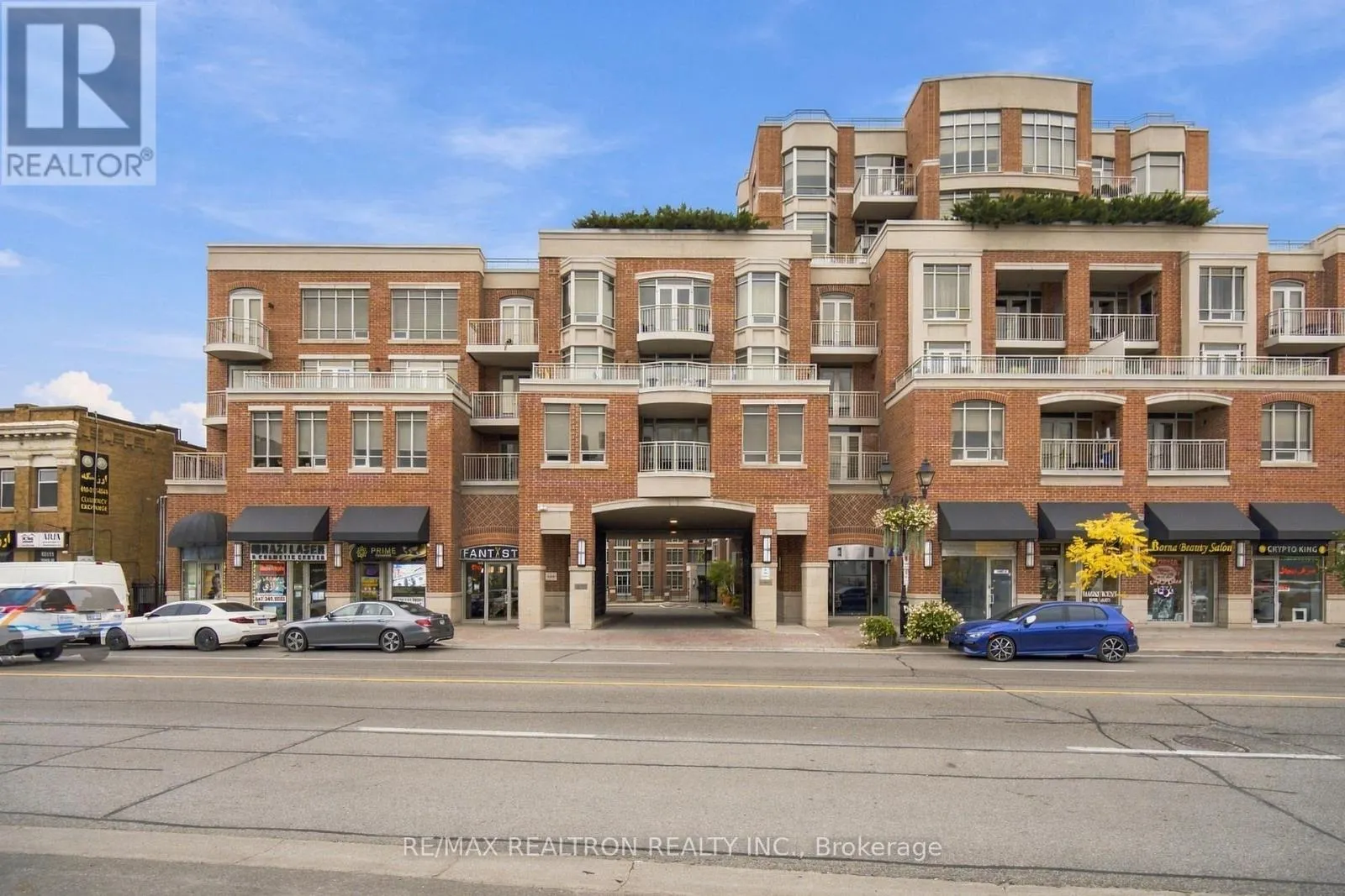 702 - 10101 YONGE STREET