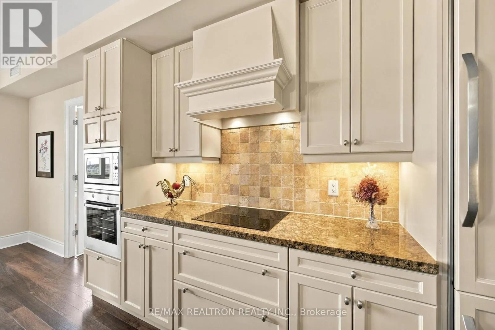 702 - 10101 YONGE STREET