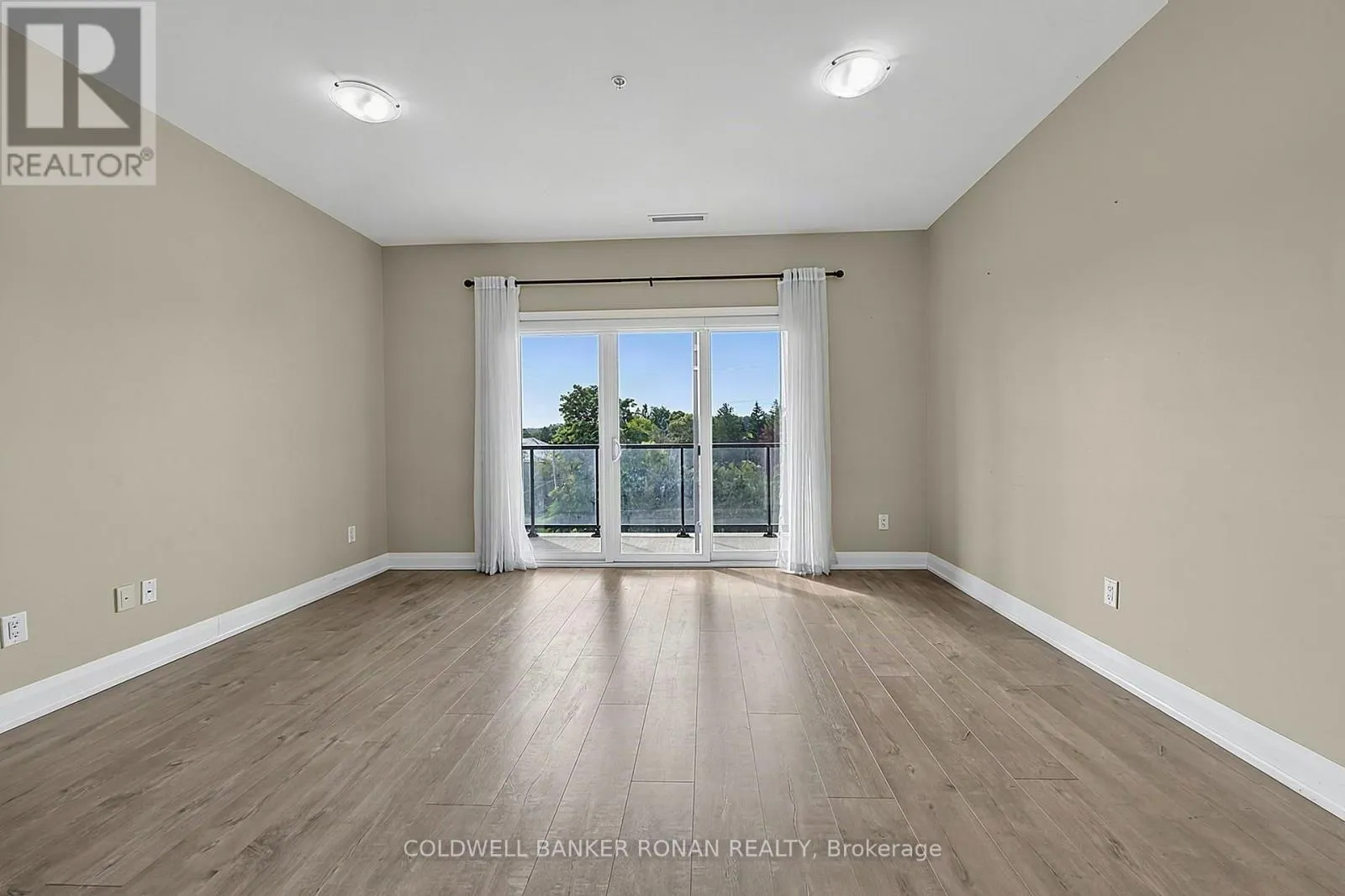 502 - 64 QUEEN STREET S