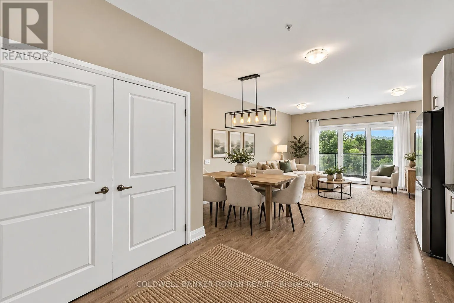 502 - 64 QUEEN STREET S