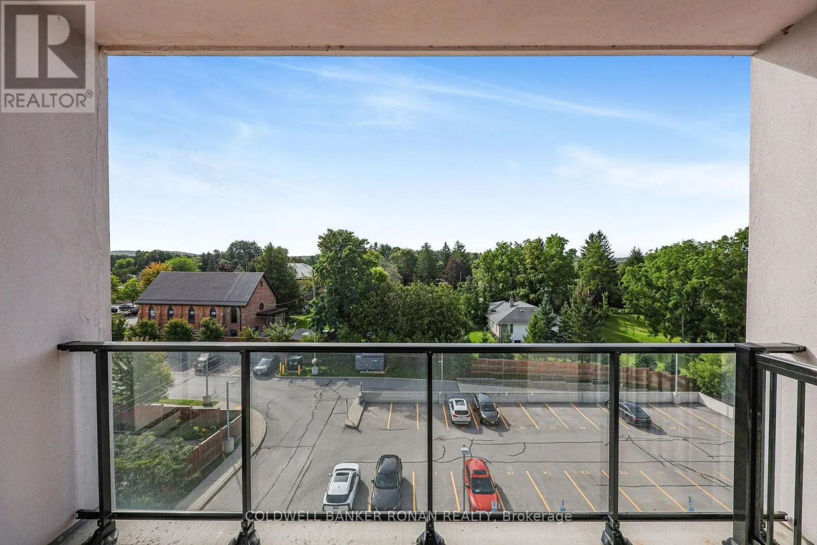 502 - 64 QUEEN STREET S
