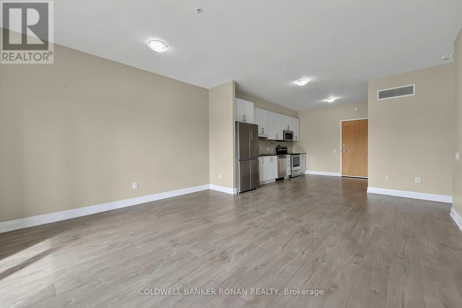 502 - 64 QUEEN STREET S