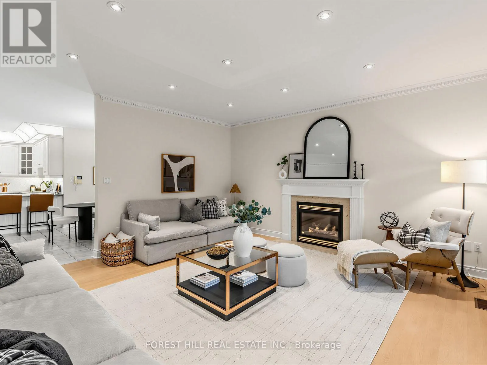 104 SANIBEL CRESCENT