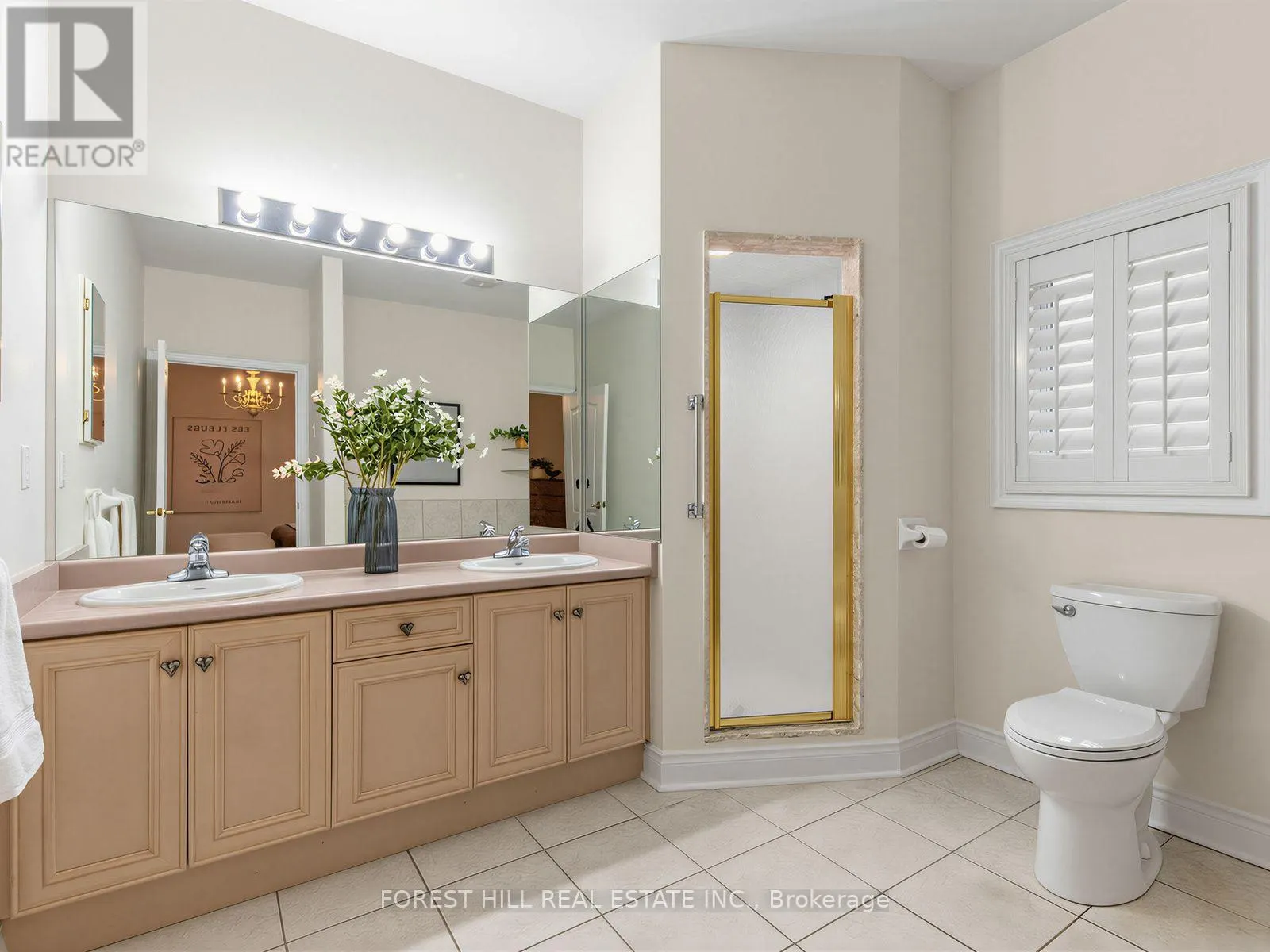 104 SANIBEL CRESCENT