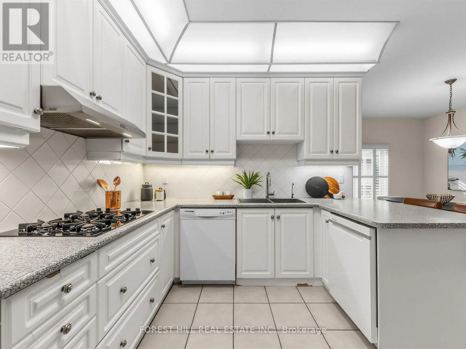 104 SANIBEL CRESCENT