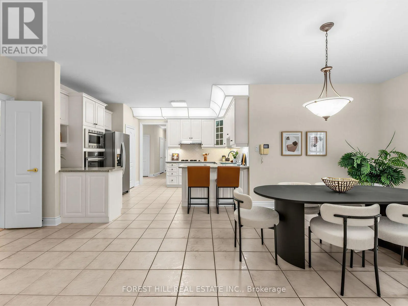 104 SANIBEL CRESCENT