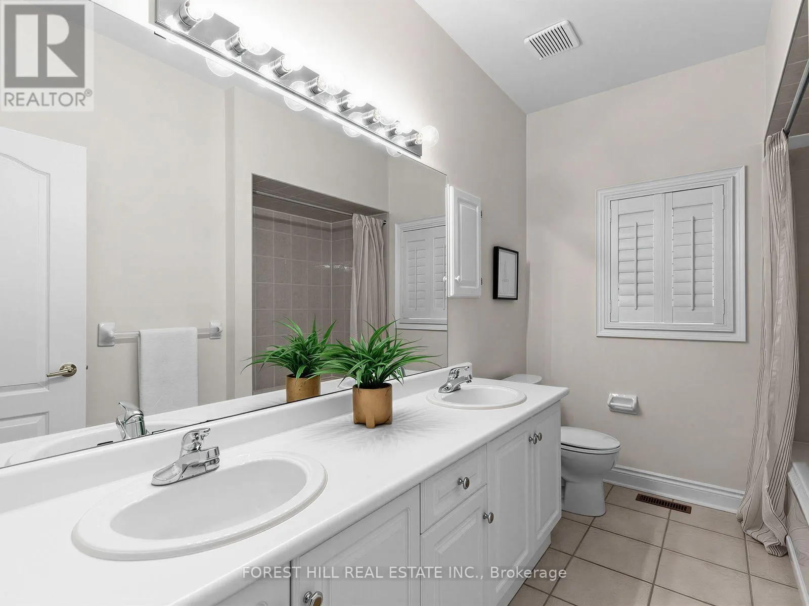 104 SANIBEL CRESCENT