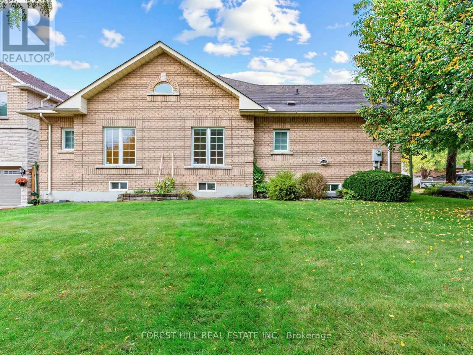 104 SANIBEL CRESCENT