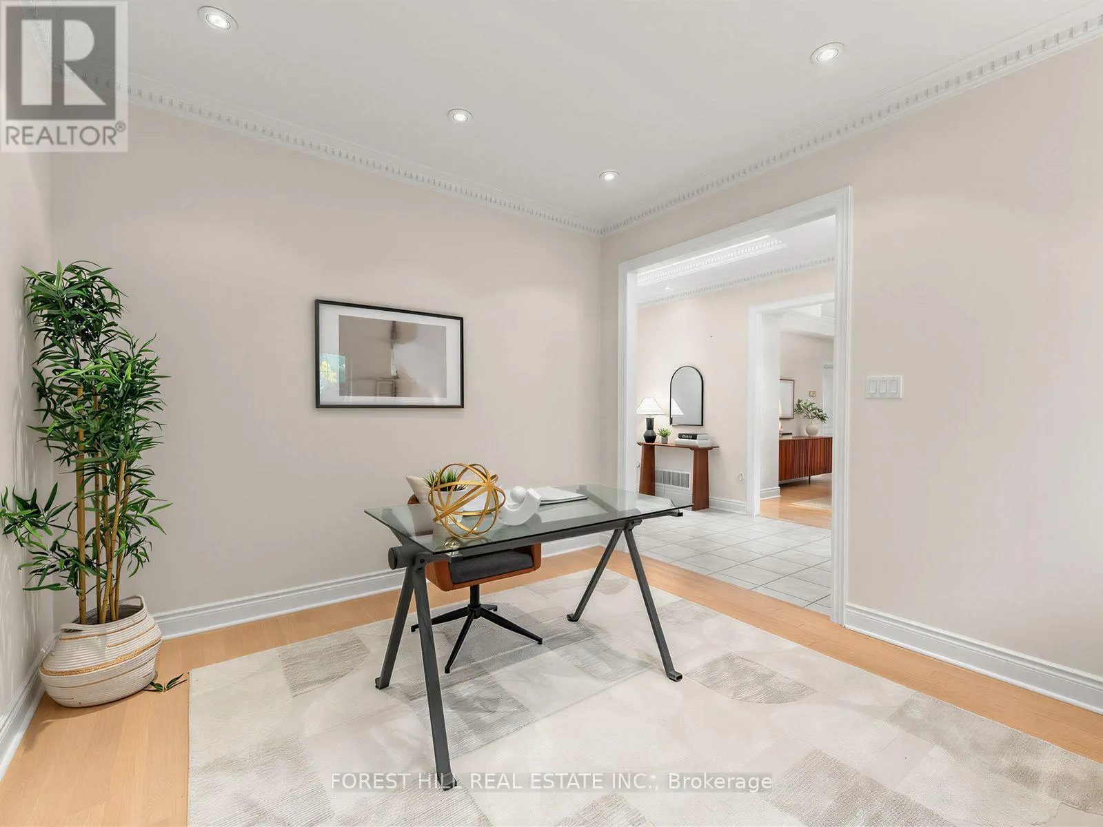 104 SANIBEL CRESCENT