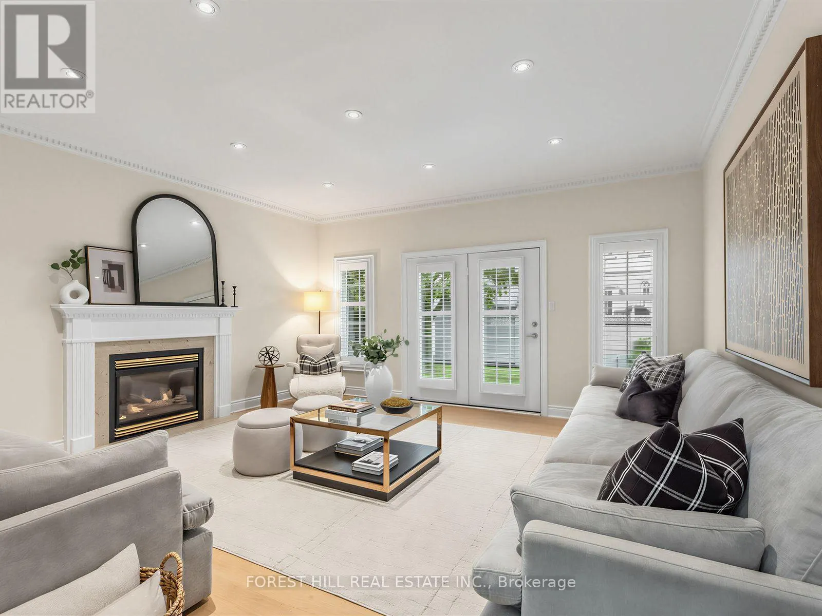 104 SANIBEL CRESCENT