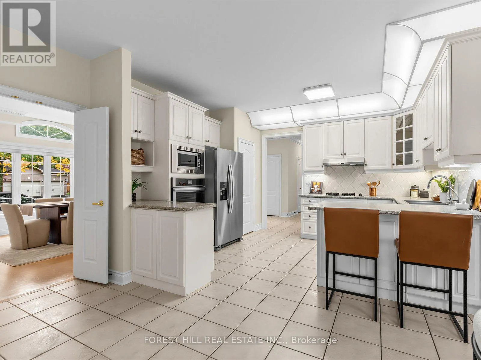 104 SANIBEL CRESCENT