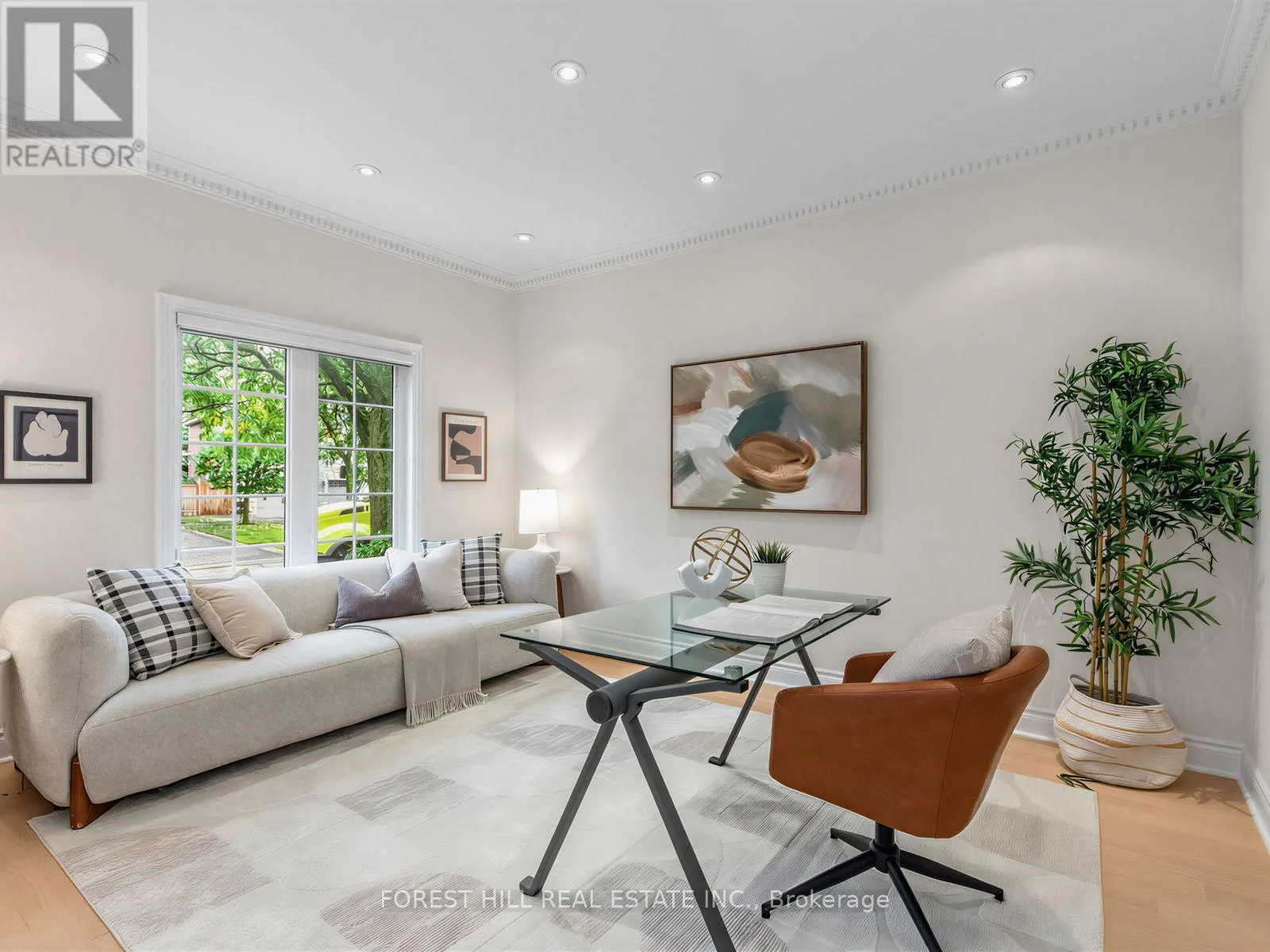 104 SANIBEL CRESCENT