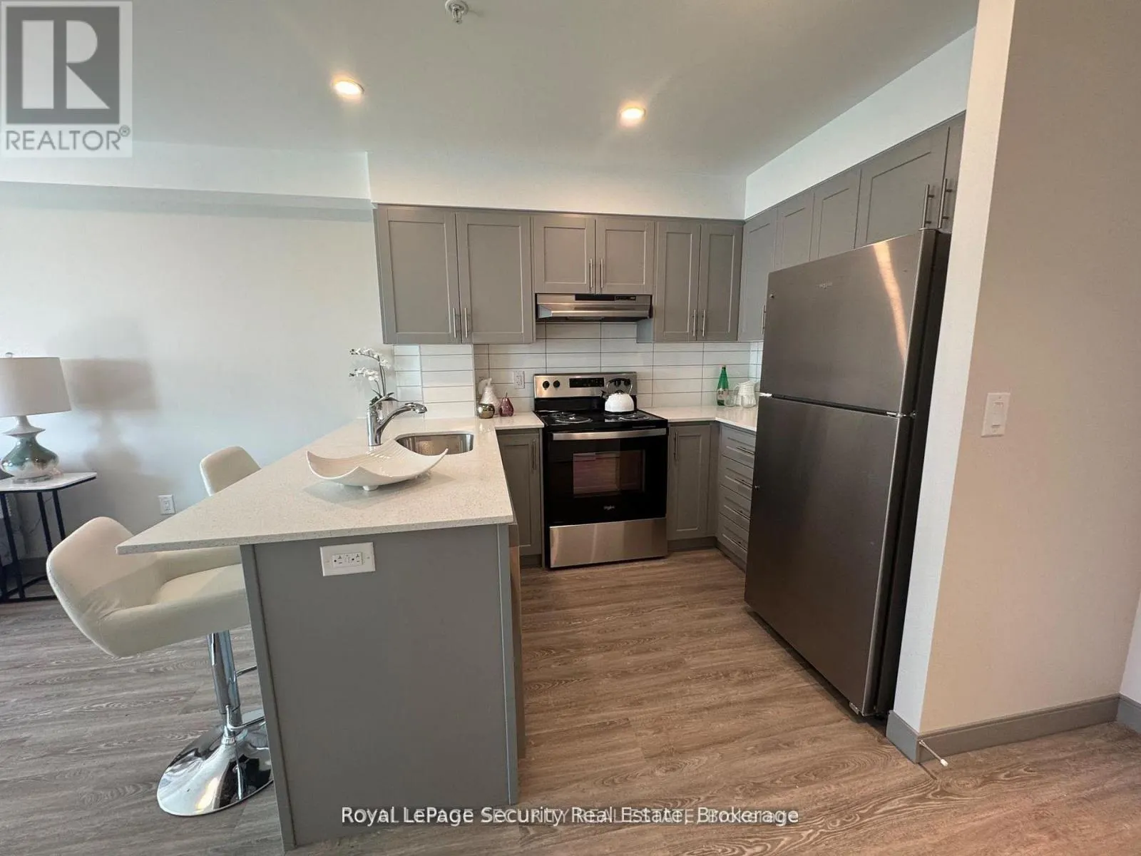 304 - 1015 INNISFIL BEACH ROAD