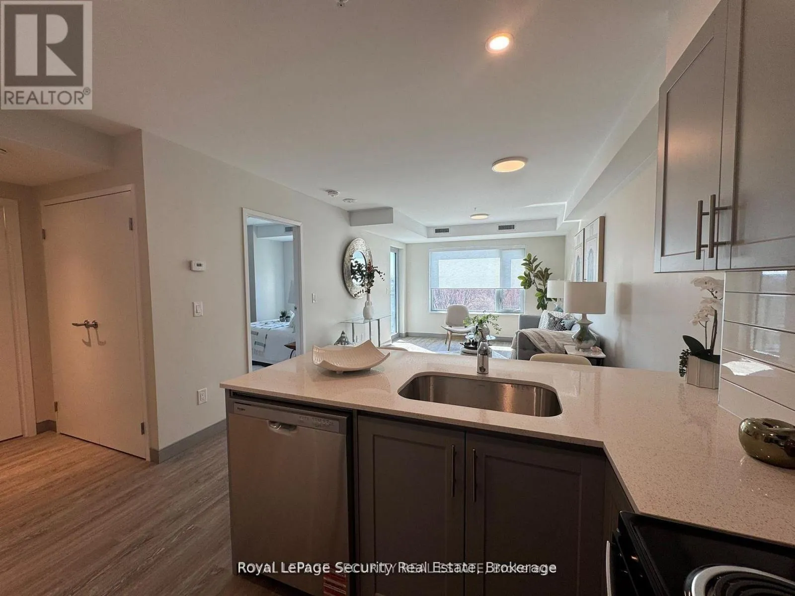 304 - 1015 INNISFIL BEACH ROAD