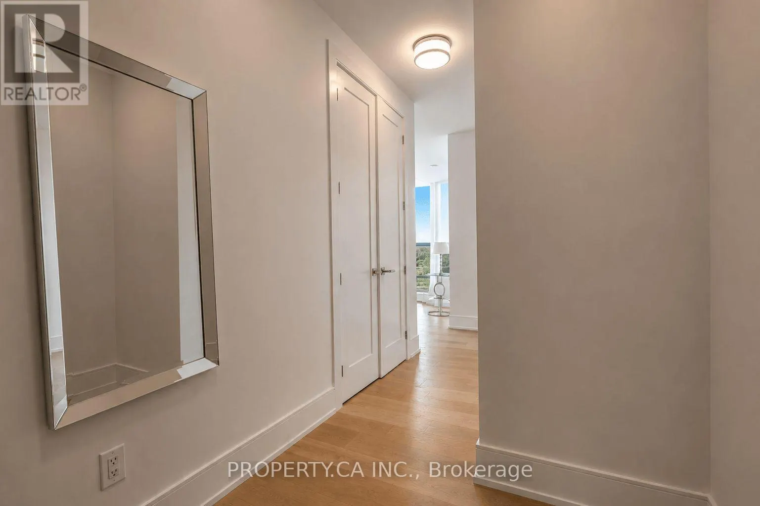 422 - 399 ROYAL ORCHARD BOULEVARD