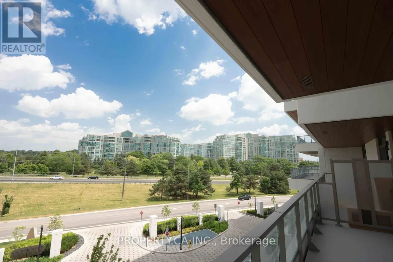 422 - 399 ROYAL ORCHARD BOULEVARD