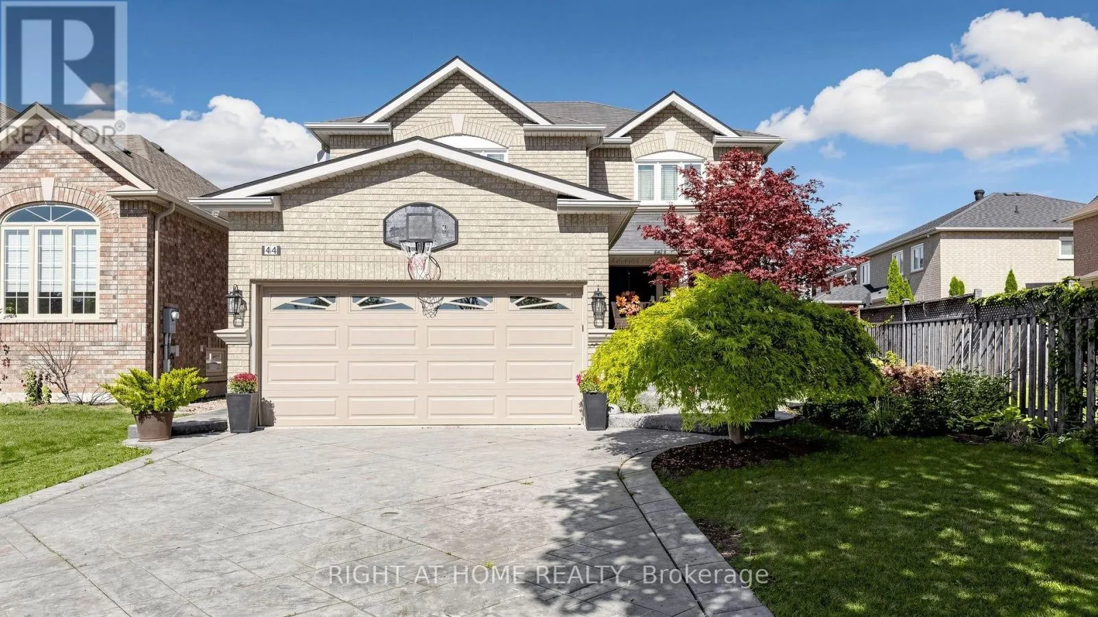 44 ROBERTSON CLOSE