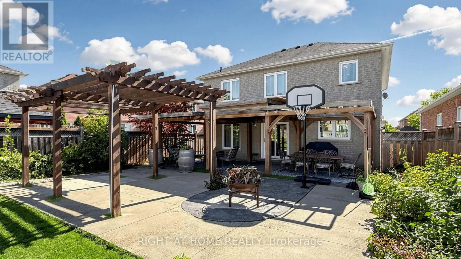 44 ROBERTSON CLOSE