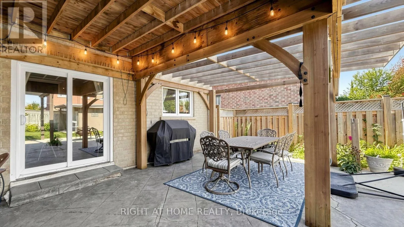 44 ROBERTSON CLOSE