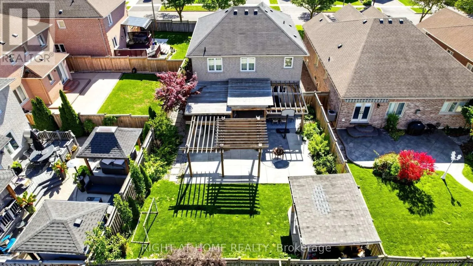 44 ROBERTSON CLOSE