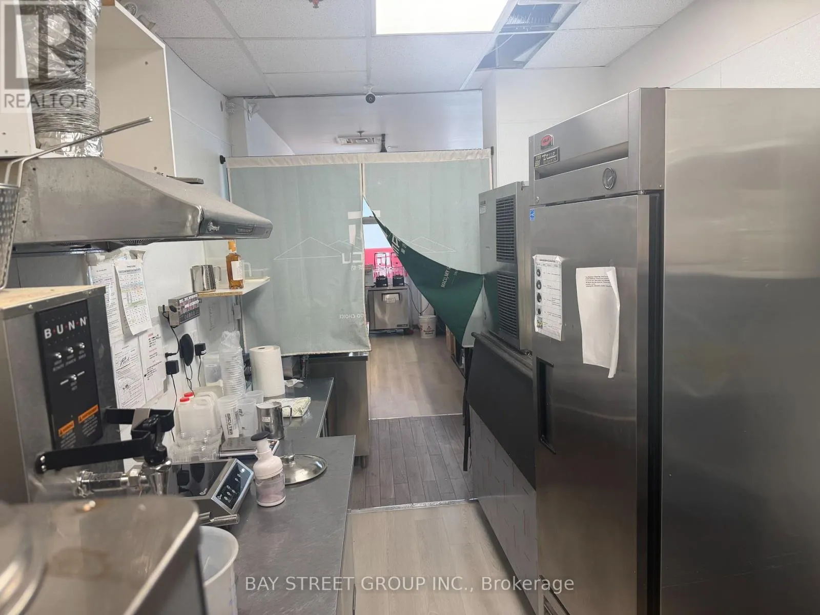 101 - 330 HIGHWAY 7 E