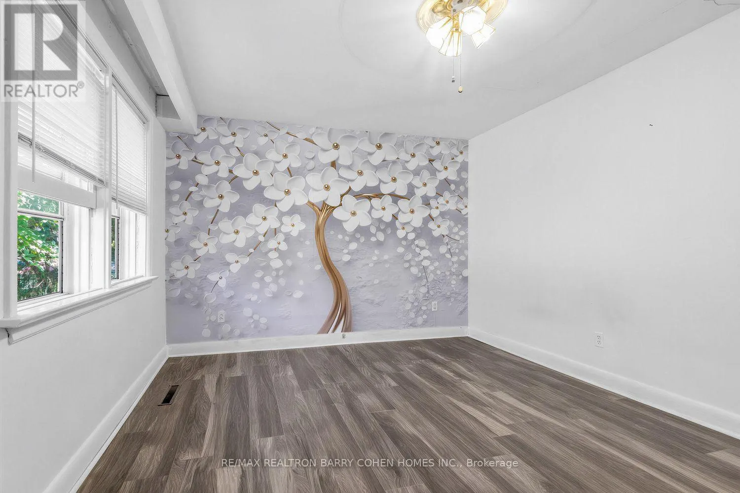 19 OAKBANK ROAD