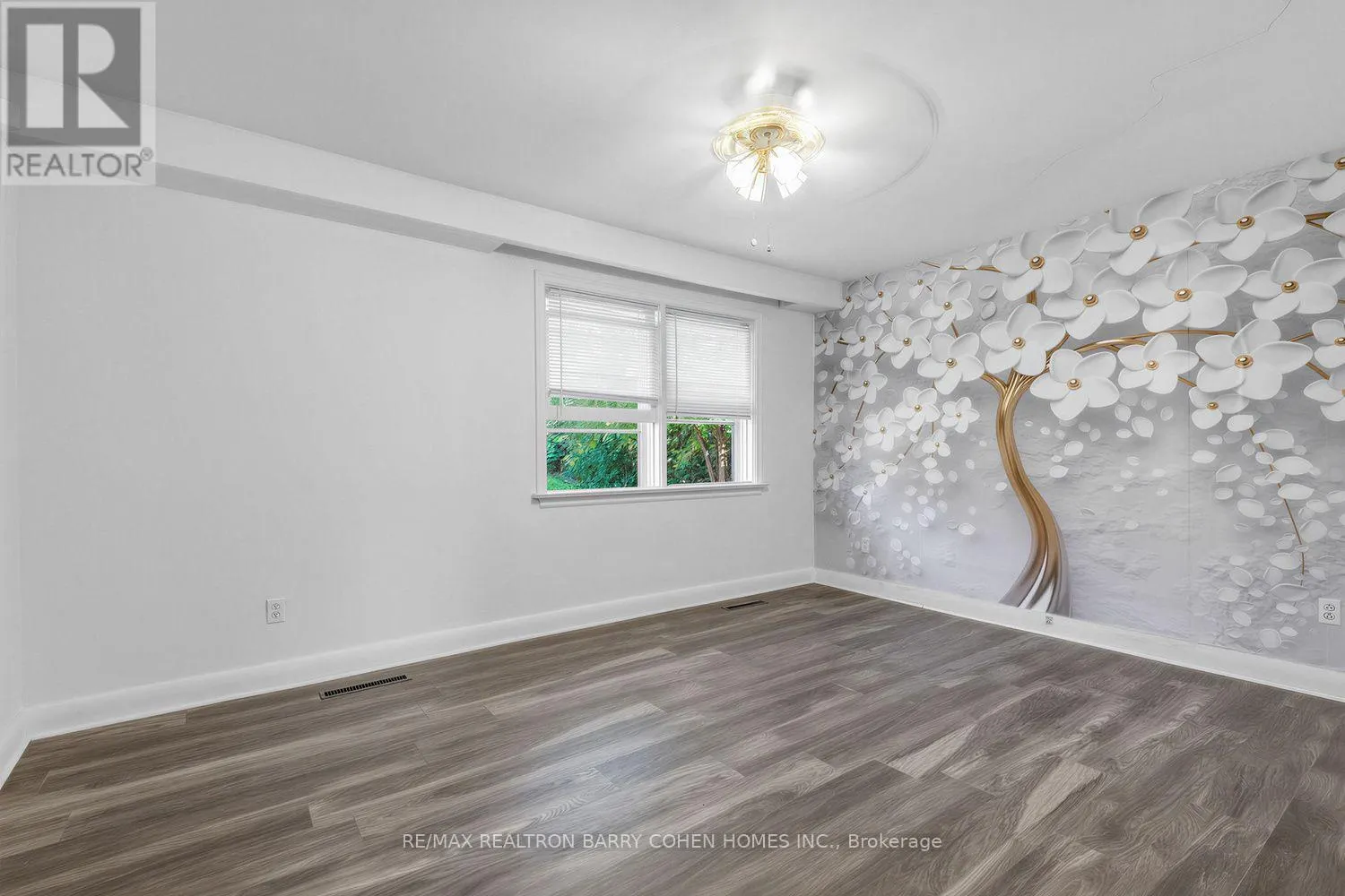 19 OAKBANK ROAD
