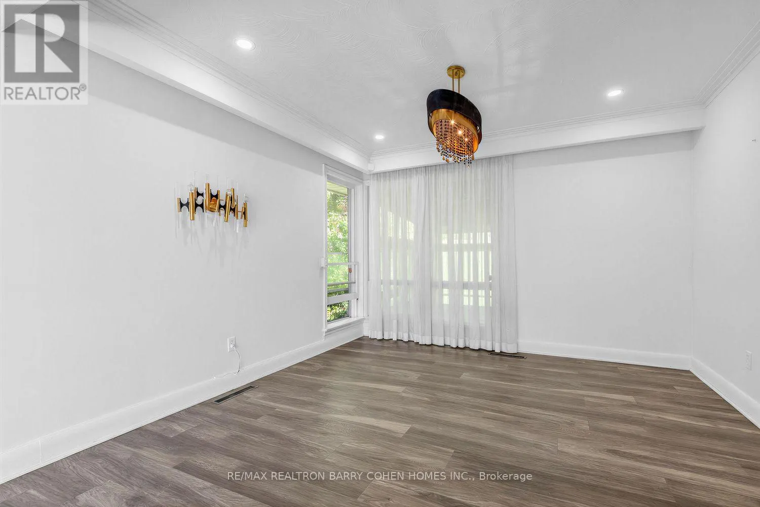19 OAKBANK ROAD