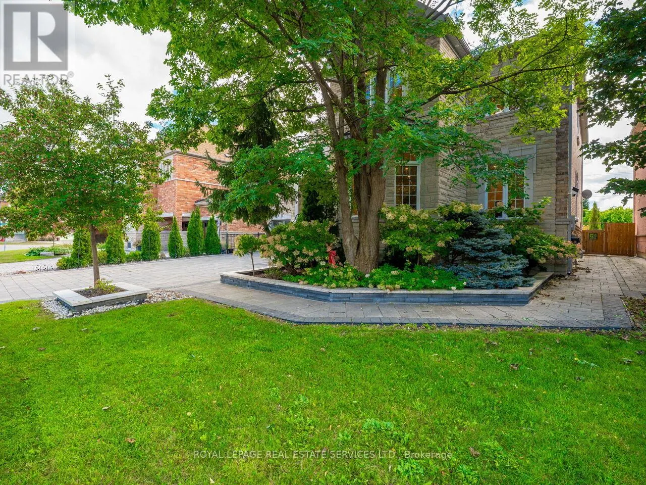 11 BEAUVISTA COURT