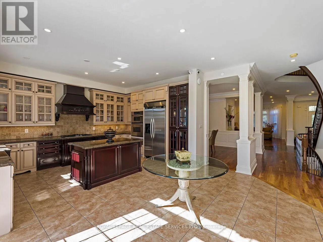 11 BEAUVISTA COURT