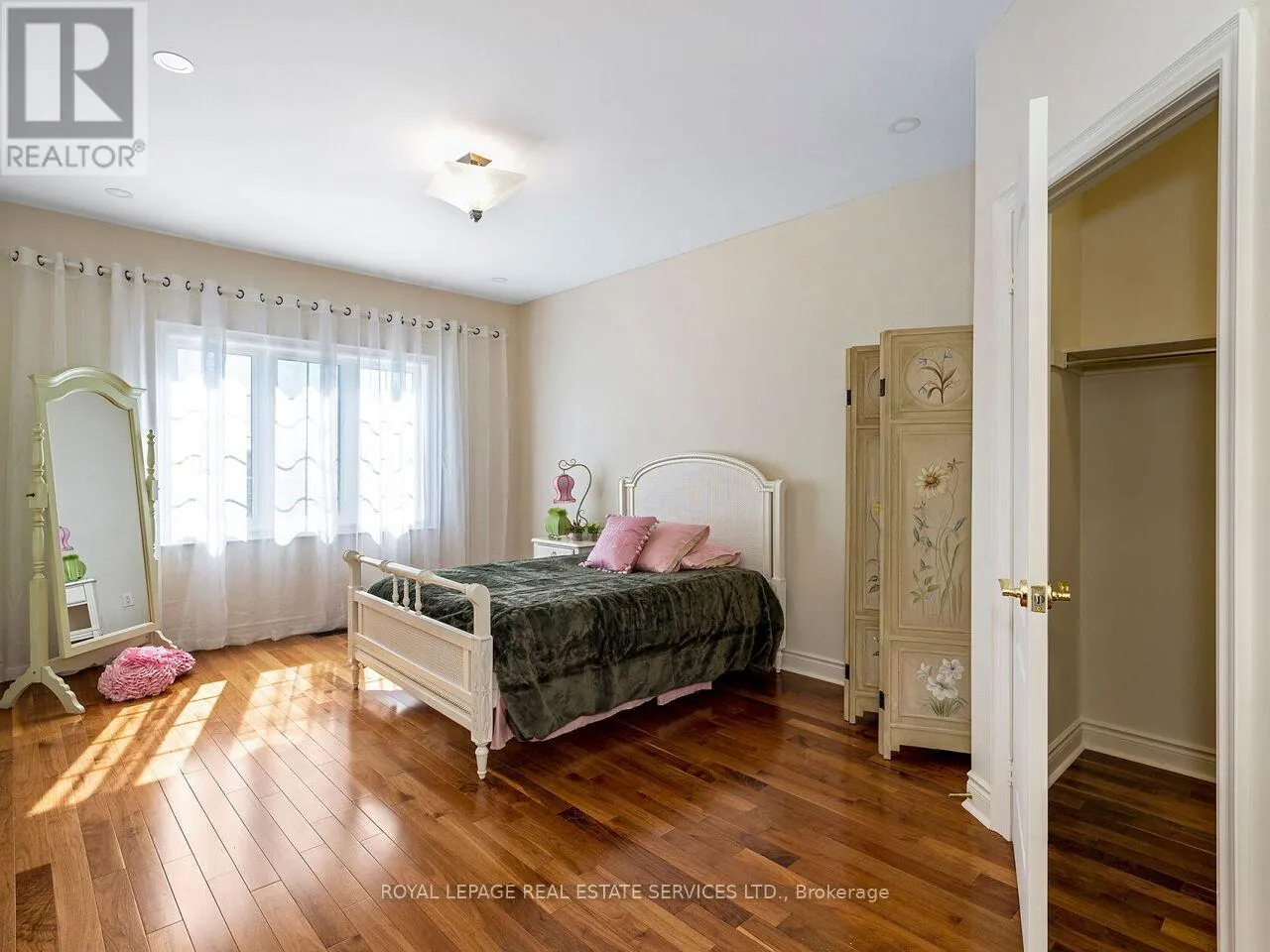 11 BEAUVISTA COURT