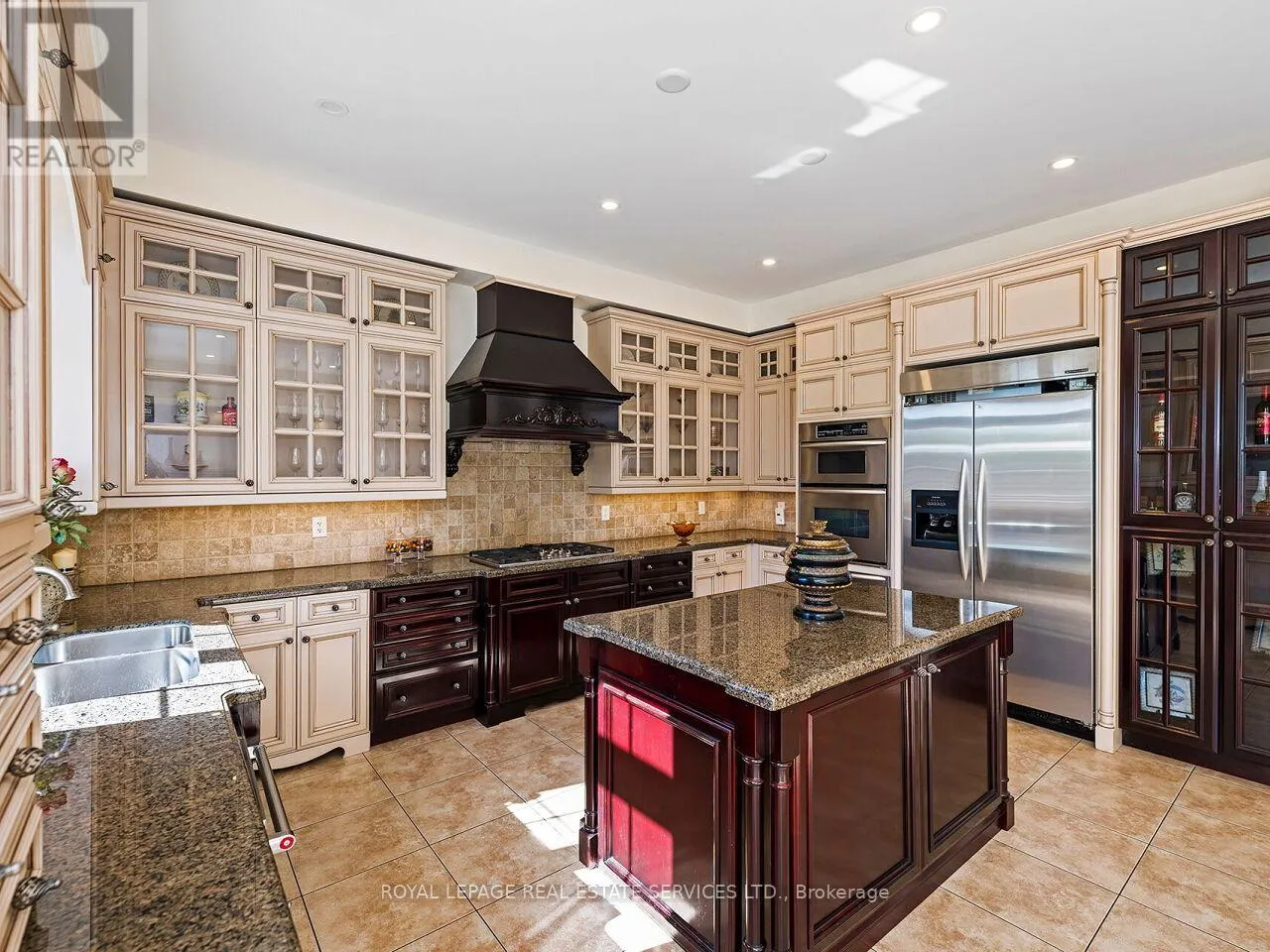 11 BEAUVISTA COURT