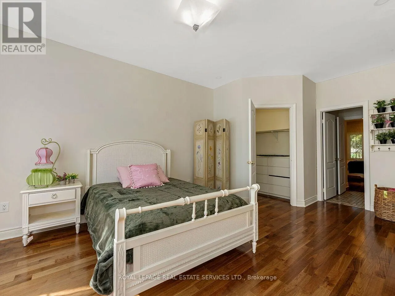 11 BEAUVISTA COURT