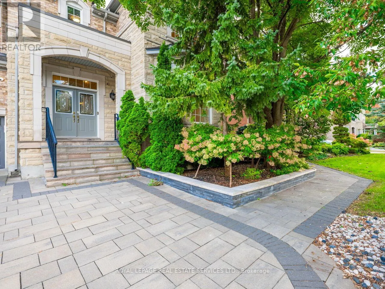 11 BEAUVISTA COURT