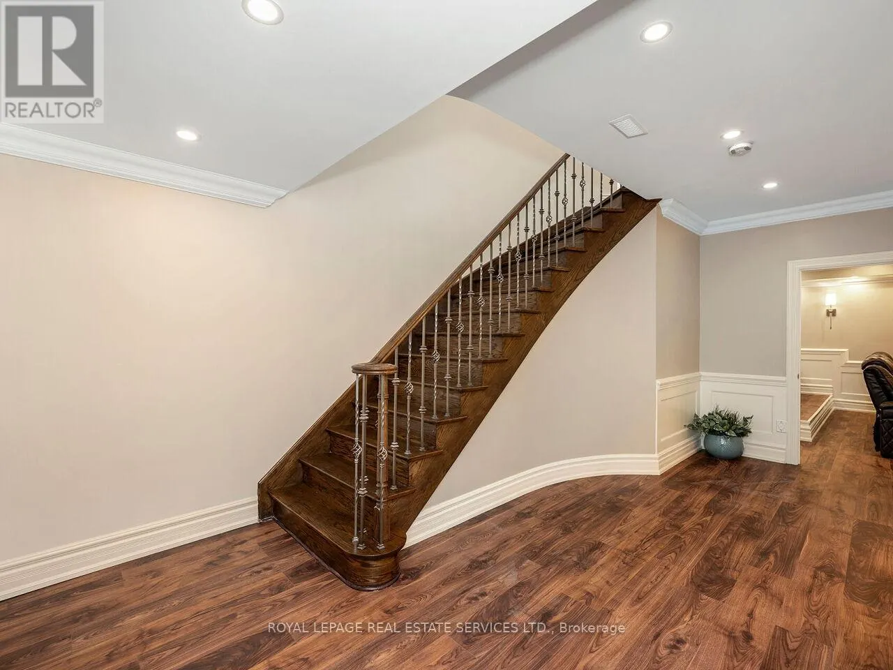 11 BEAUVISTA COURT
