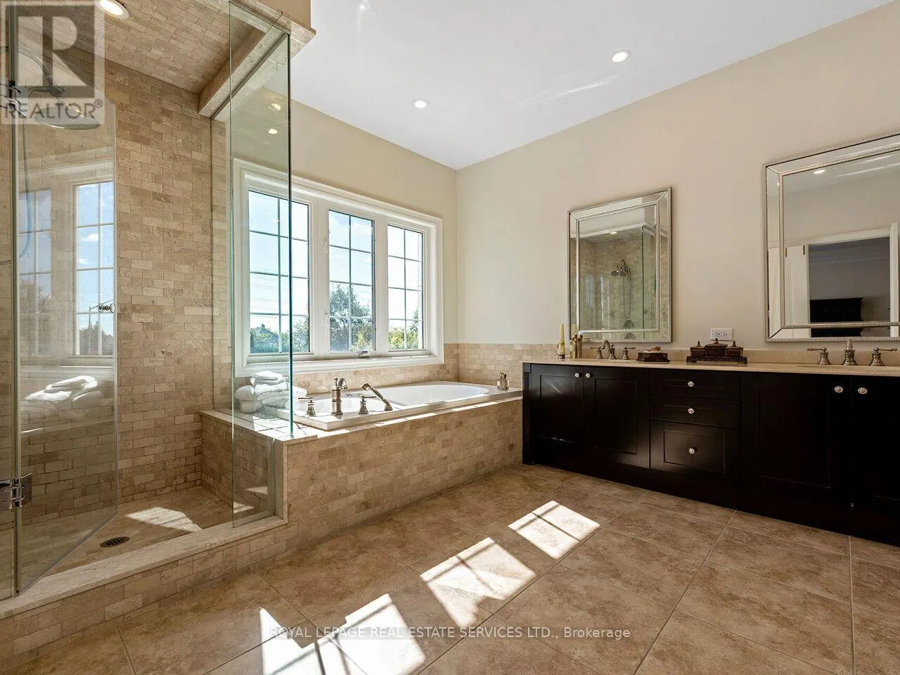 11 BEAUVISTA COURT