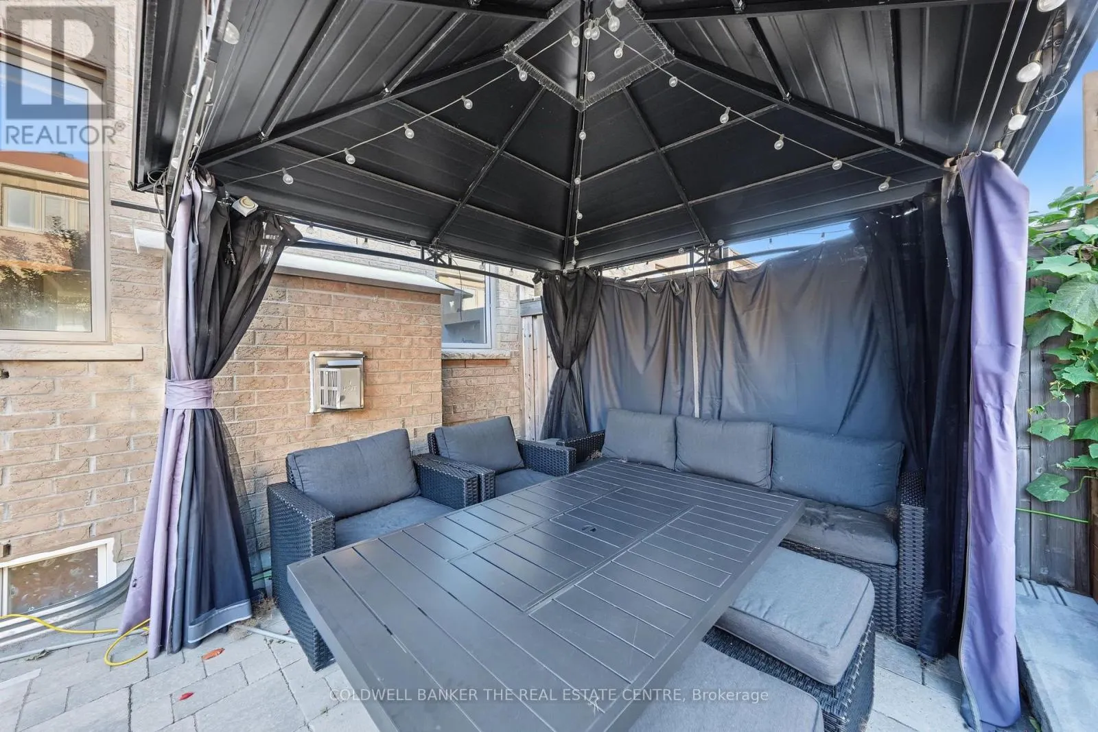 705 YARFIELD CRESCENT