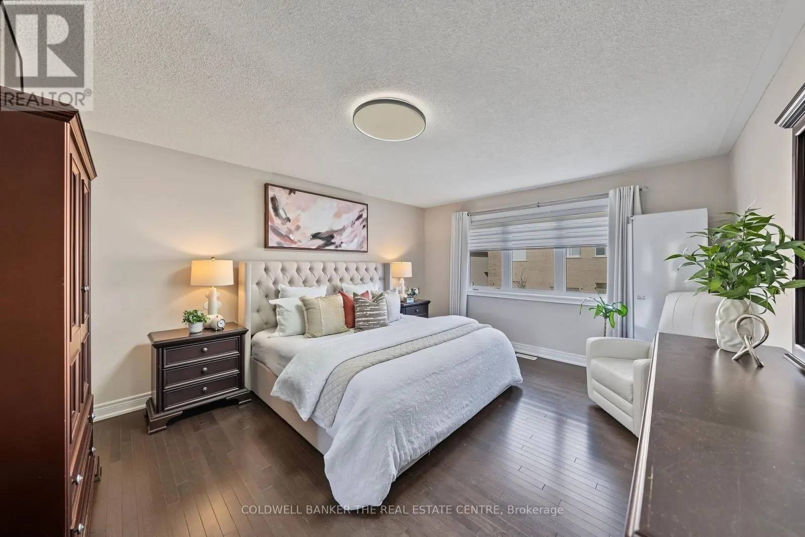 705 YARFIELD CRESCENT