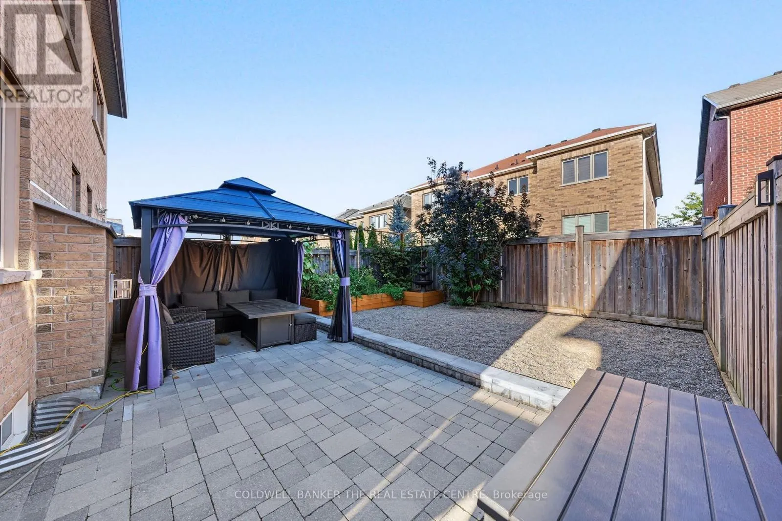 705 YARFIELD CRESCENT