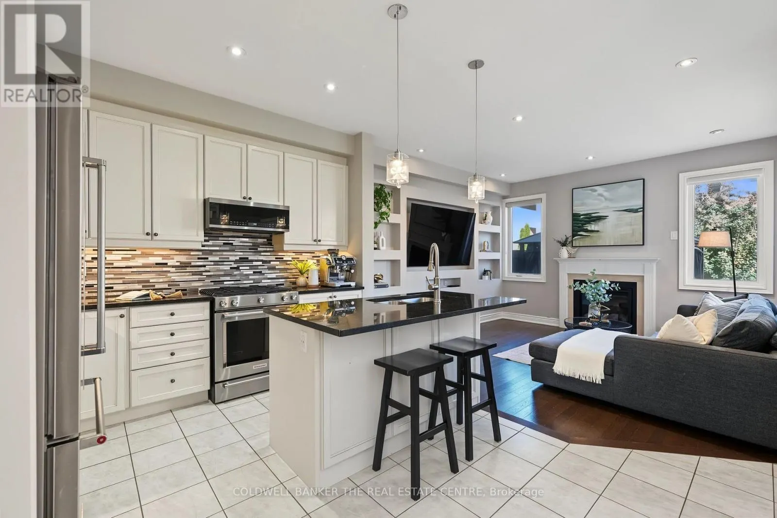 705 YARFIELD CRESCENT