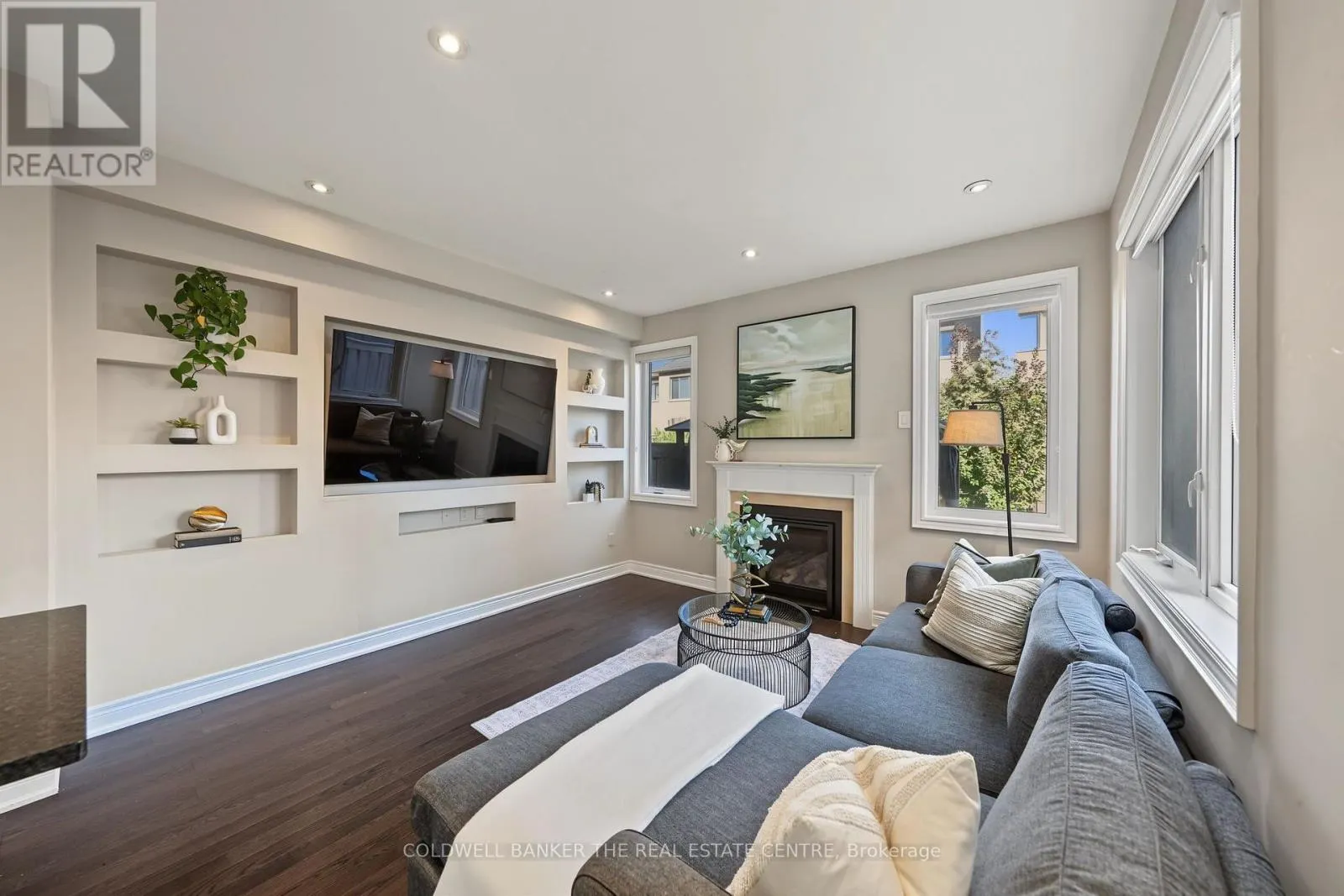 705 YARFIELD CRESCENT