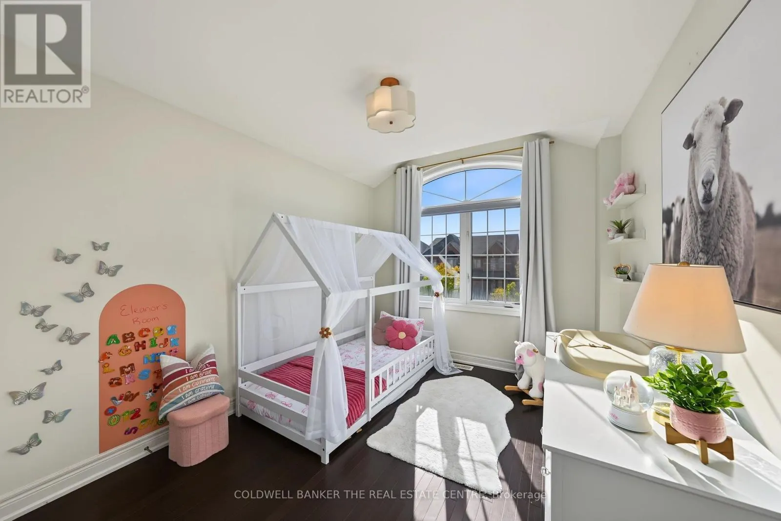 705 YARFIELD CRESCENT
