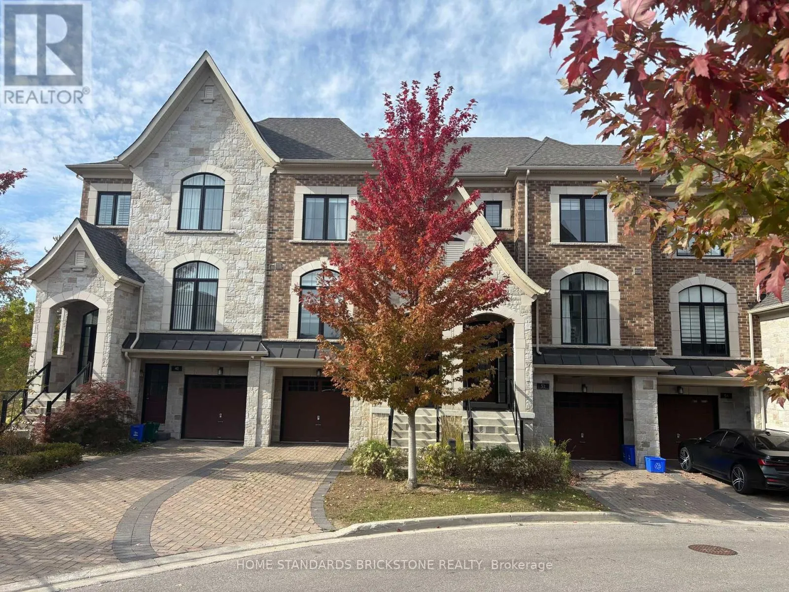 52 DUNCOMBE LANE