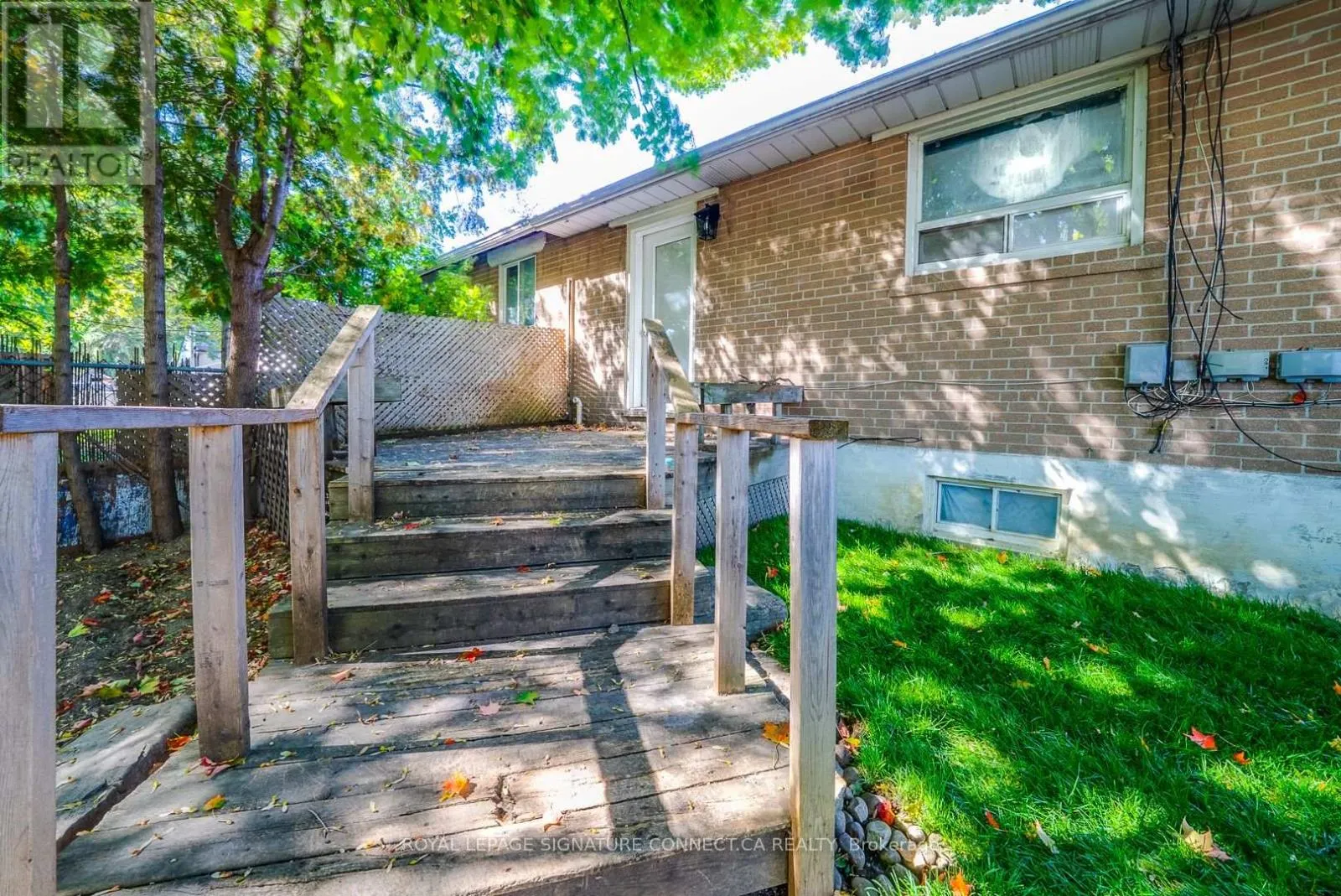 UPPER LEVEL - 166 CHERRYWOOD DRIVE