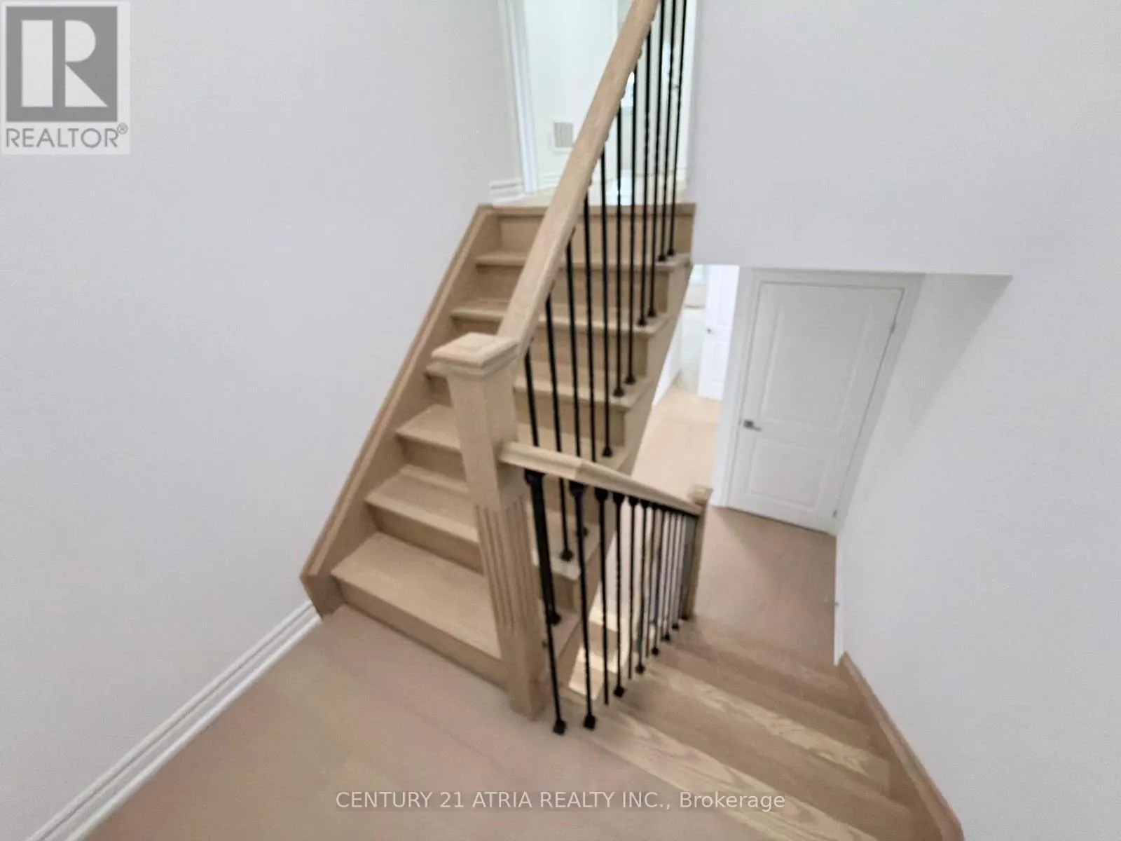 UNIT 5 - 11 PLAISANCE ROAD