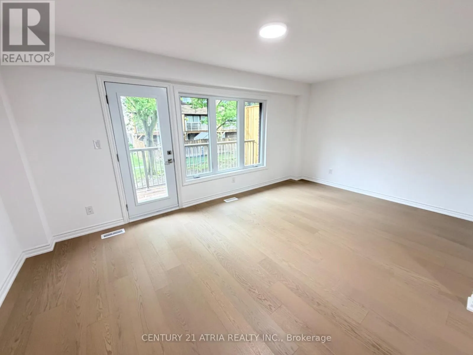 UNIT 5 - 11 PLAISANCE ROAD