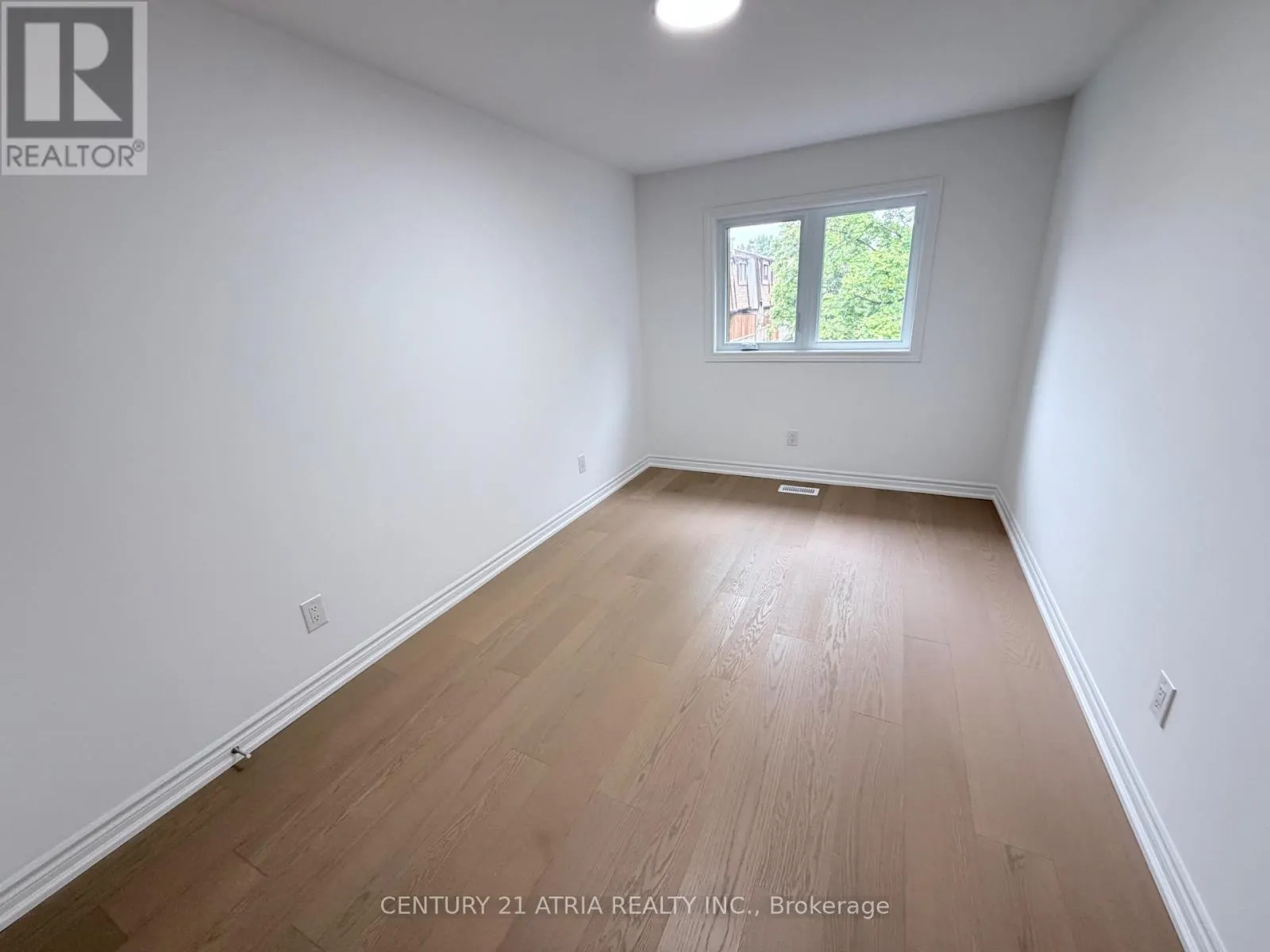 UNIT 5 - 11 PLAISANCE ROAD